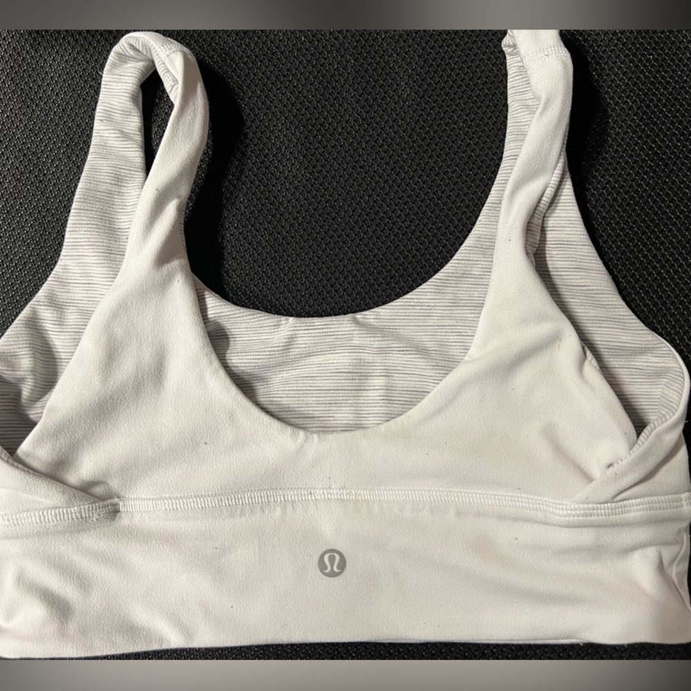 lululemon athletica Light Gray Ribbed Scoop Neck Sports Bra - Picture 3 of 3